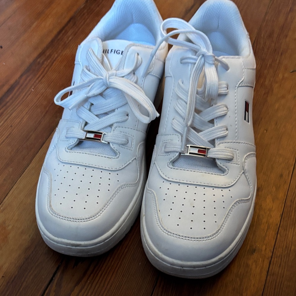 Tommy Hilfiger Men's White Sneakers with Red and Black Accents